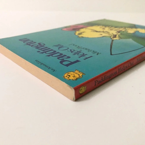 Vtg 1973 Paddington Bear Helps Out An Armada Lion Book  Paperback Michael Bond - Picture 6 of 16